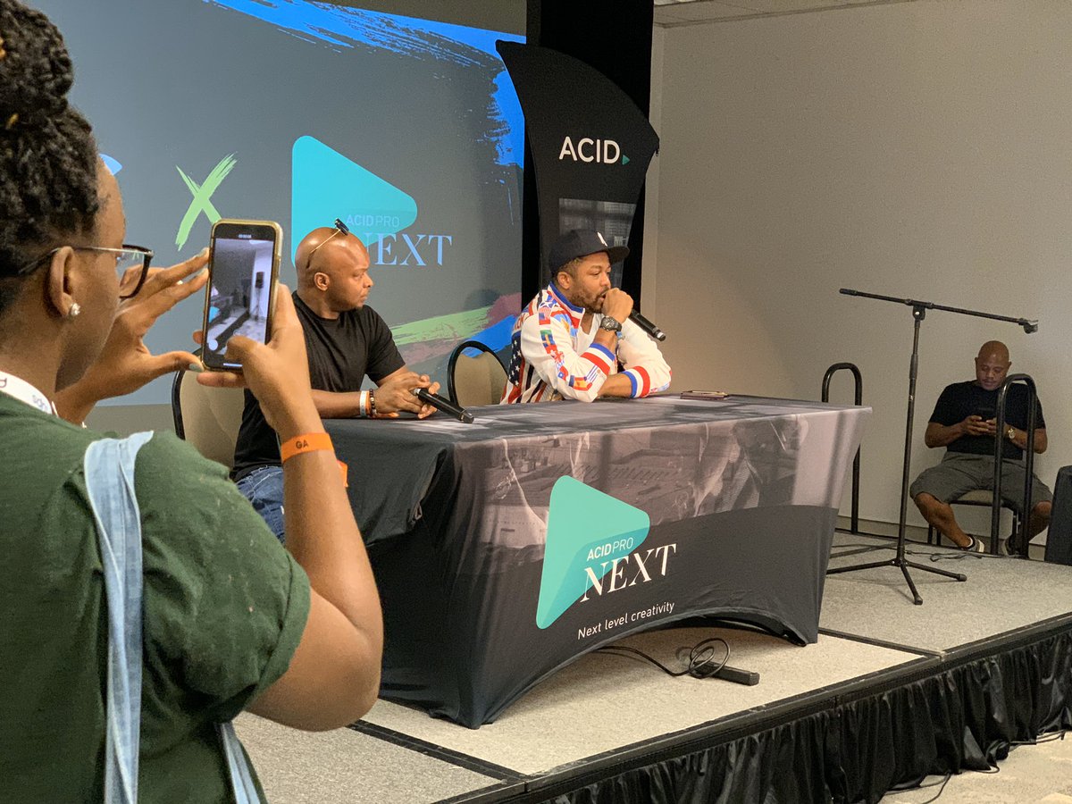 ricomorton1's tweet image. Just Blaze  during Q&amp;amp;A. Giving feedback about @ACIDPro_  during @A3C 
#acidpro #acidproNEXT #justblaze #A3C19 #atl #atlanta