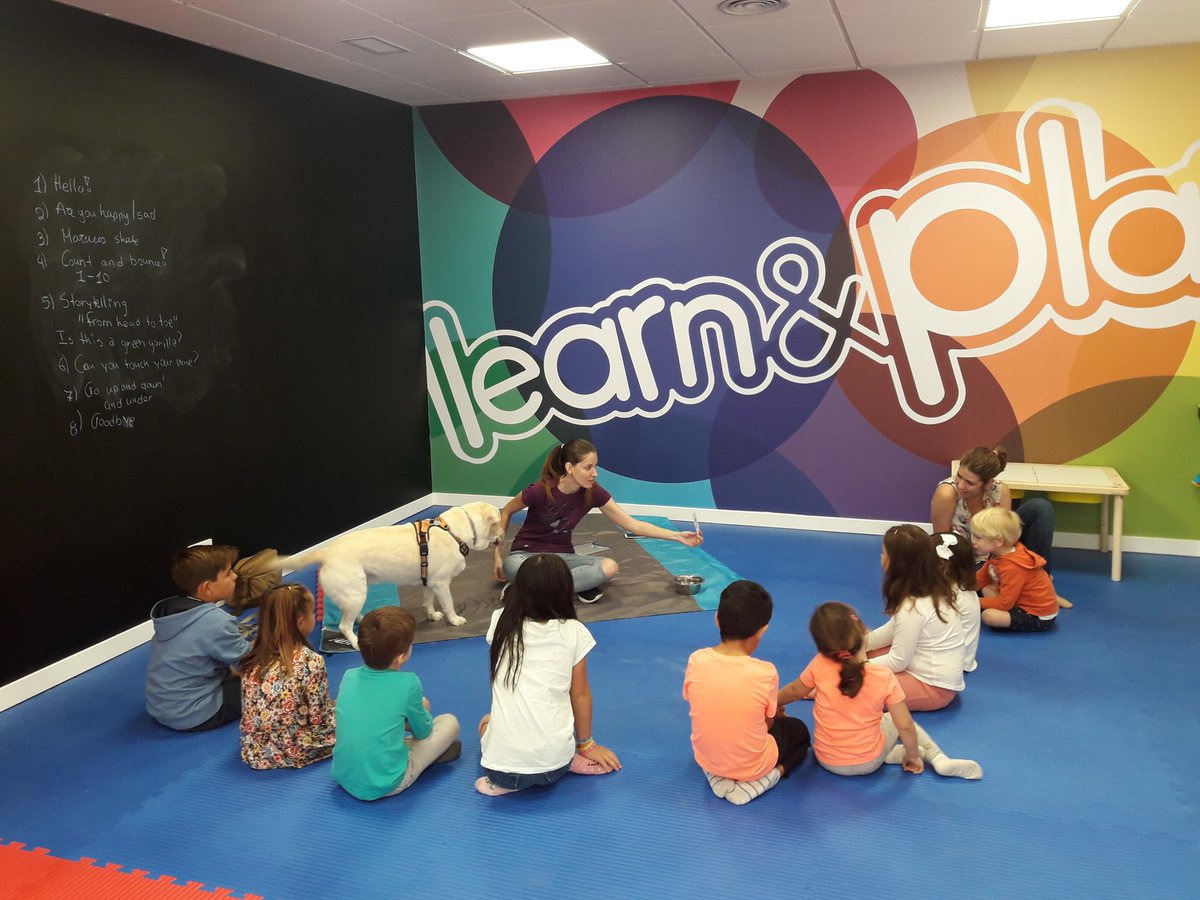 Valdebebas's tweet photo. Este pasado domingo se celebró el taller 'Aprende a cuidar a tu mascota con Voll' gracias a la Pedagoga Amara, su perro Voll y organizado por la escuela de inglés #Valdebebas @LearnnPlaySpain ¡Aforo completo! Infórmate y participa en los siguientes 👉 https://t.co/BQj3Jp0NKU https://t.co/iir1jQ0Dwl