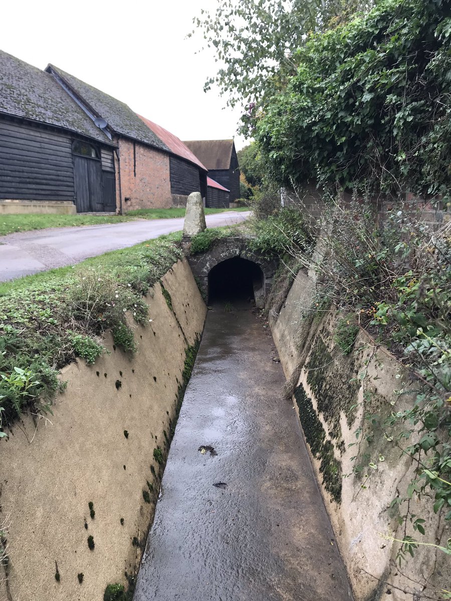 This, ladies & gentlemen, is supposedly the source of the  #Vey. In the 80s it would still have been flowing; now it’s a dry and dead thing.