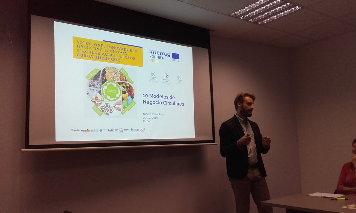 Azarofundazioa's tweet photo. @NicolaCerantola @Ecologing presenta los #MdNC entorno al sector #agricola y la #materiaorganica @ORHIPOCTEFA @CTPPOCTEFA @AclimaEuskadi @Saiolan_ https://t.co/x3MHyPftQr
