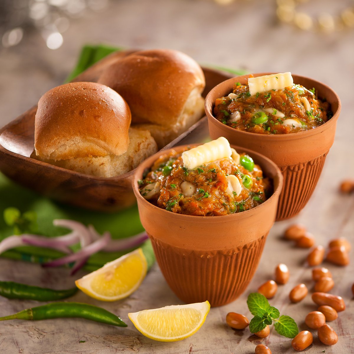 Chaayos's tweet photo. You're the melting butter to my Pav Bhaji! 😍
#pavbhaji #yummy #TuesdayMotivation #TuesdayThoughts #bhaji #food #foodpics #foodblogger #foodfirstalways #TastyTuesday #tasty #tastyfood #dailyfoodfeed #myfood #bestfood #chai #chaayos https://t.co/T7oLdTccdz