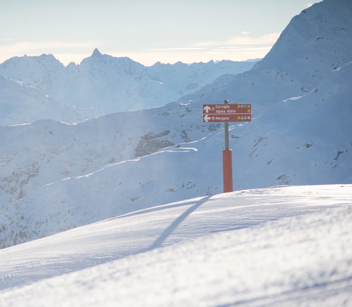Engadina. Luogo di infinite possibilità sciistiche.
°
🇬🇧Engadin. Land of infinite skiing possibilities.

#grskischool #stmoritz #giorgioroccaskiacademy #grskiacademy #engadinski #engadinmountains