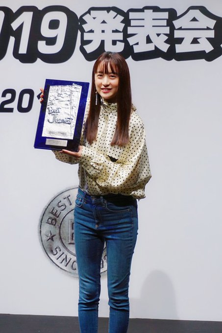 山本美月のイラストがプロ級 ベストジーニスト賞受賞に ヒロアカ 絵投稿 ふたまん