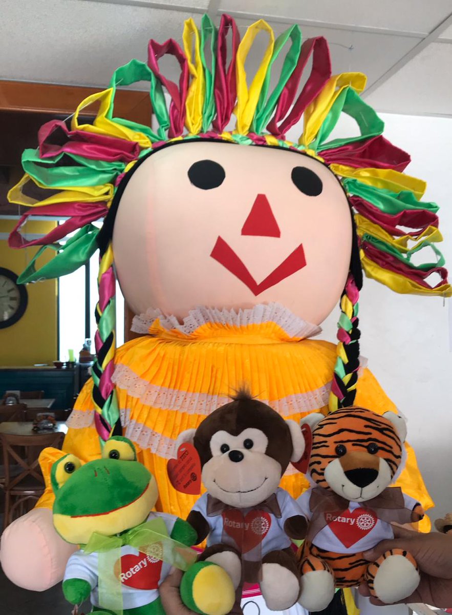 RotarySjr's tweet photo. "Juntos acabaremos con la POLIO"
#Cristy #Tito y #Luca conocen a #Lele y le platican que ellos quieren acabar con la #Polio
Estamos muy cerca, aún falta por hacer
#AyúdanosAAyudar
#VivaRotary #Rotary #RotarySJR #EndPolio #EndPolioNow #ErradiquemosLaPOLIO #NoMásPOLIO #ElZooDelAMOR https://t.co/N4MMfE76Qq
