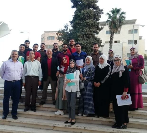forestalesponfe's tweet photo. 20 alumnos de la @Yarmouk University han aprendido a hacer mapas de riesgo geologico en #jordan 🇯🇴 con Eduardo Garcia, profesor del #master de #geoinformatica de @unileon del el Campus de #ponferrada 

Es parte de @EUErasmusPlus @Geo4Dproject @opi_ule https://t.co/VldiS4V6AQ