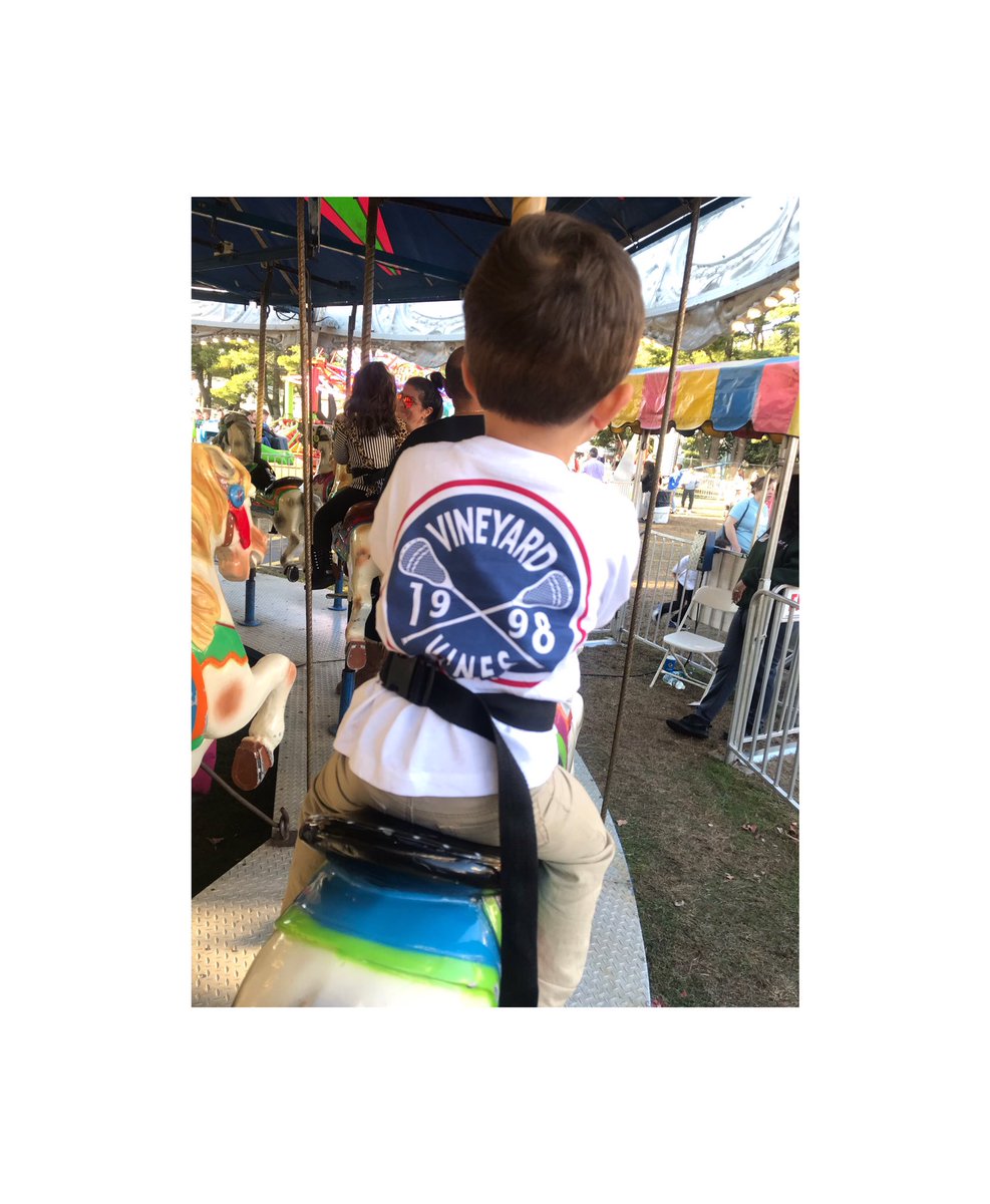 CaraJoy48's tweet photo. #fallfun #ColumbusDayWeekend #edsftg #october @vineyardvines https://t.co/yKD0RAwHdJ