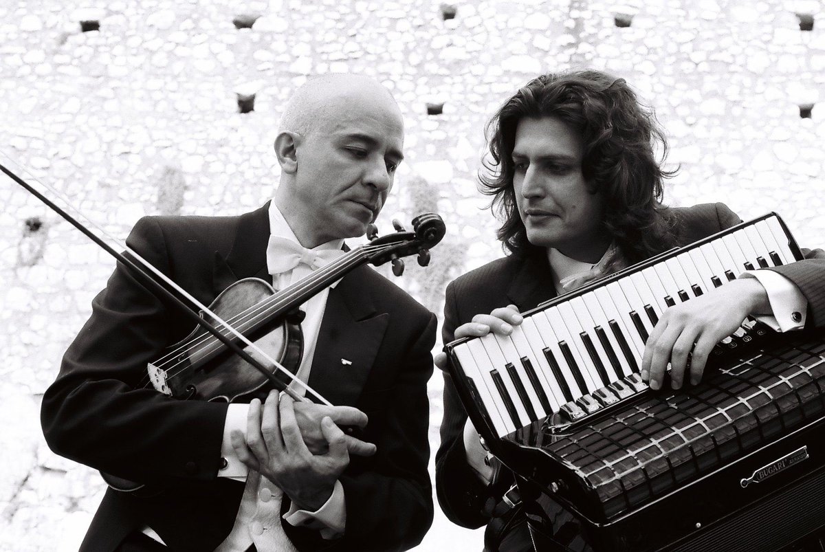 LoRussoFisa's tweet photo. Presto nuovamente in #concerto Marco Lo Russo alla #fisarmonica con il #violinista Guido Felizzi nel progetto #Ichnos! Alcuni video di esibizioni #live e #televisive su @RaiCultura e @TV2000it https://t.co/s2iOA3XomJ https://t.co/NcGWeEcUqw