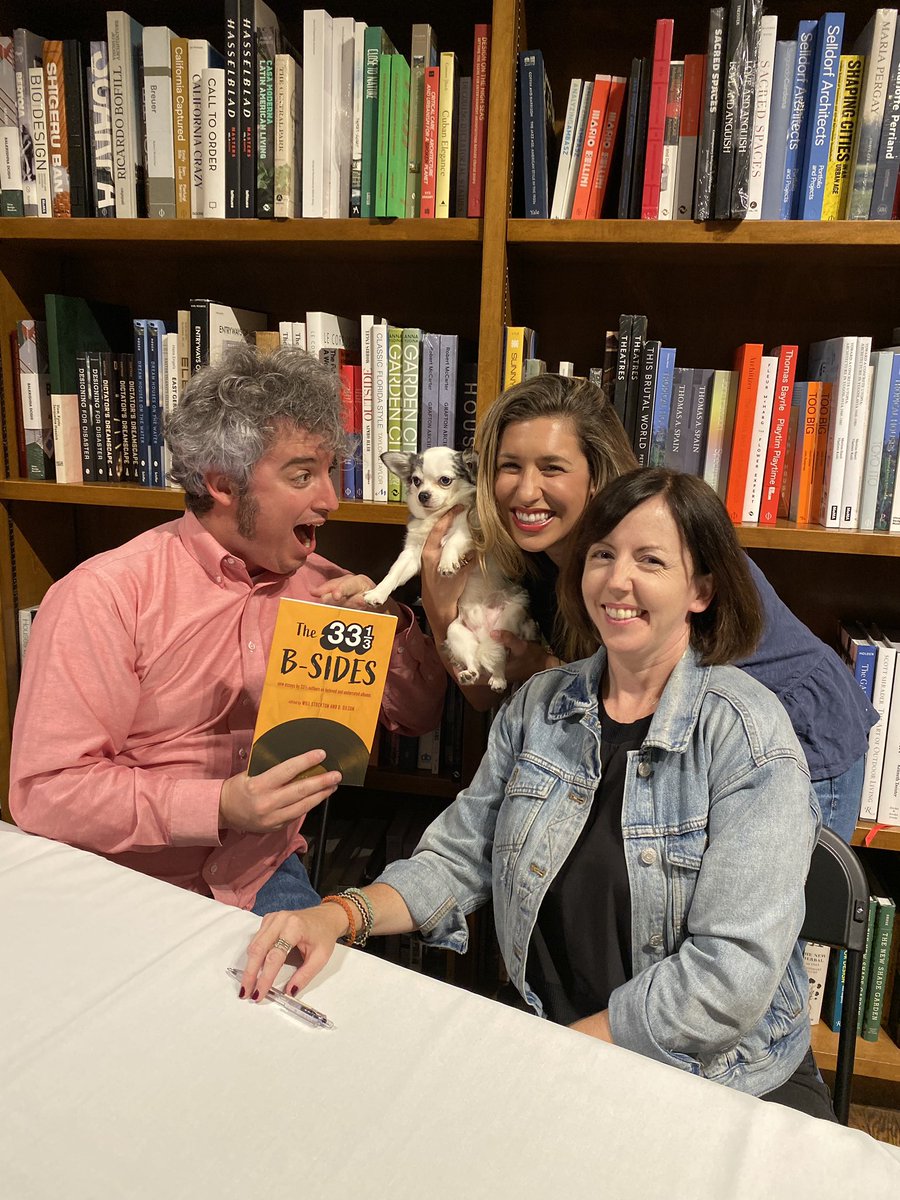 HeyYouLetsParty's tweet photo. @MsRebecca @BooksandBooks @333books More Diego!!! (The humans there were awesome too — thank you all!) https://t.co/bN9XdSALQU