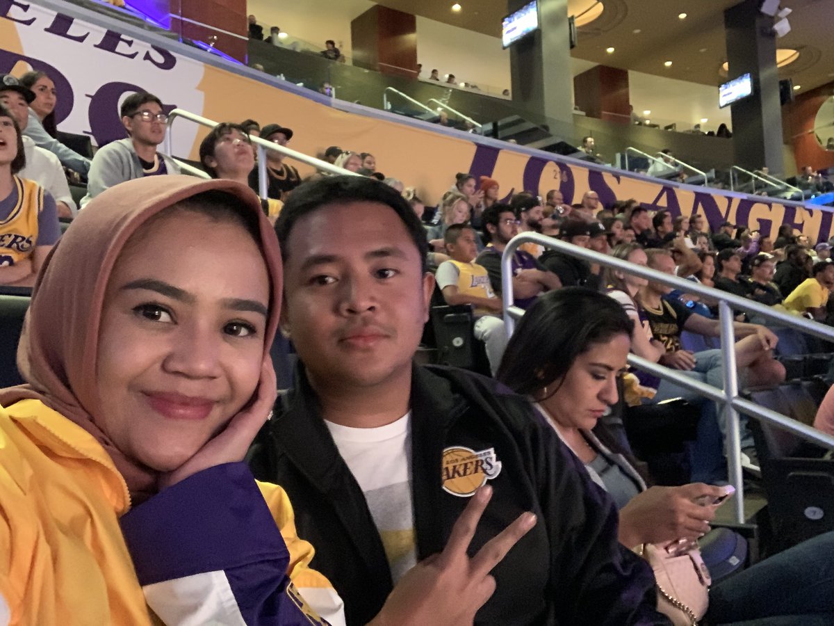 #LakeShowLive