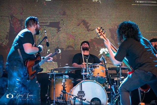 Monkystudioss's tweet photo. @almamusica, @cristianbronzonidrummer  en el evento #jovenesparajesus2019 #jovenesparajesus @unidosparajesus https://t.co/eIKtTRpob4 https://t.co/NePmGo0yl2