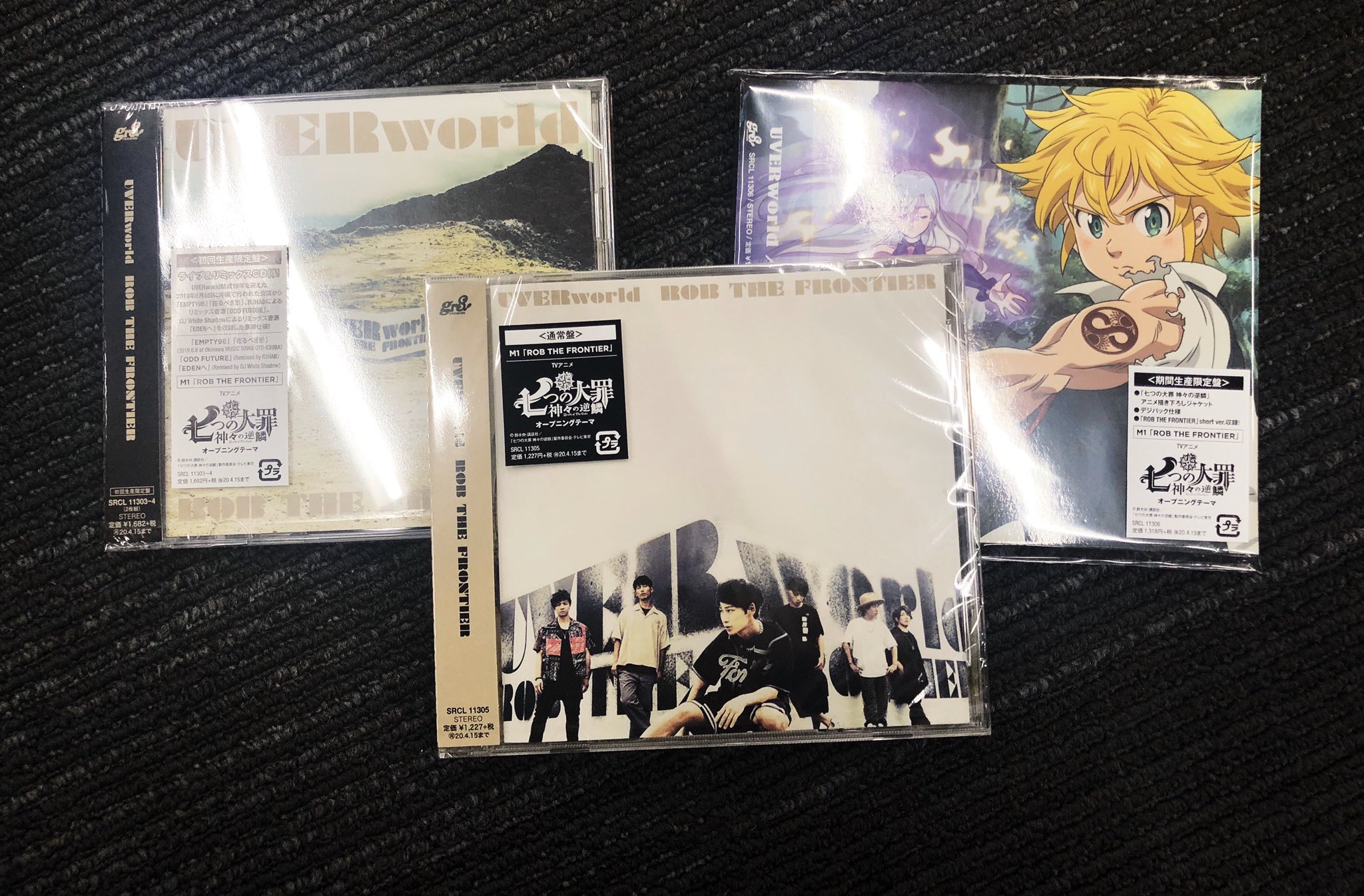 Uverworld Staff 本日rob The Frontierフラゲ日 フラゲってますか ちなみに今回のジャケット撮影は以前にも別のシングルで撮影したことのある場所で撮影してます Uverworld Uver ウーバーワールド ウーバー Robthefrontier T Co