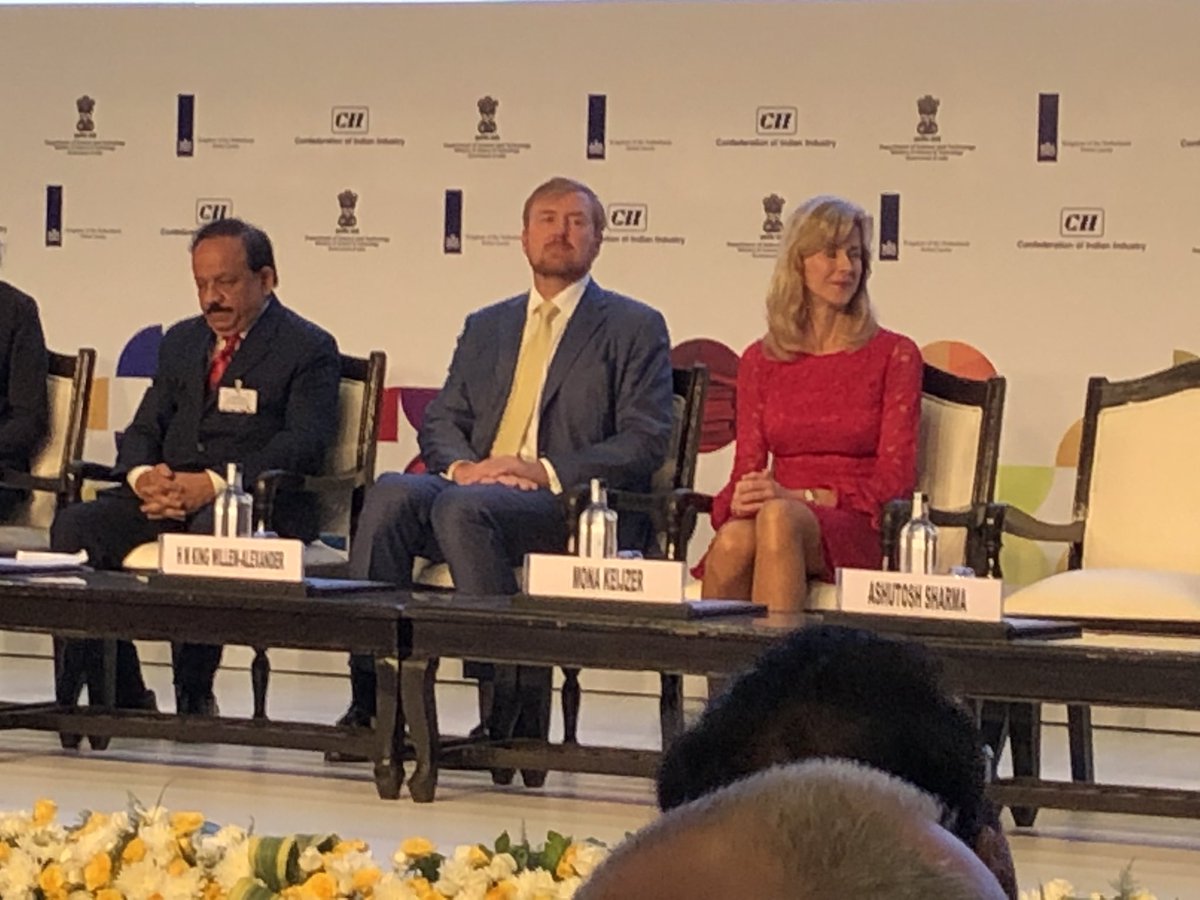 WimvanderPoel1's tweet photo. Day 2 of the Netherlands - India trade mission. Wageningen University presents at the Tech Summit attended by our King and Queen #WBVR https://t.co/wWB9vlH3ld