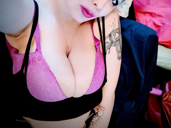 I'm online right now on skyprivate (live skype show). my private profile: https://t.co/AJAglx8rYt Please<a href="/tag/camgirl"class="tags"><span>#camgirl</span></a>