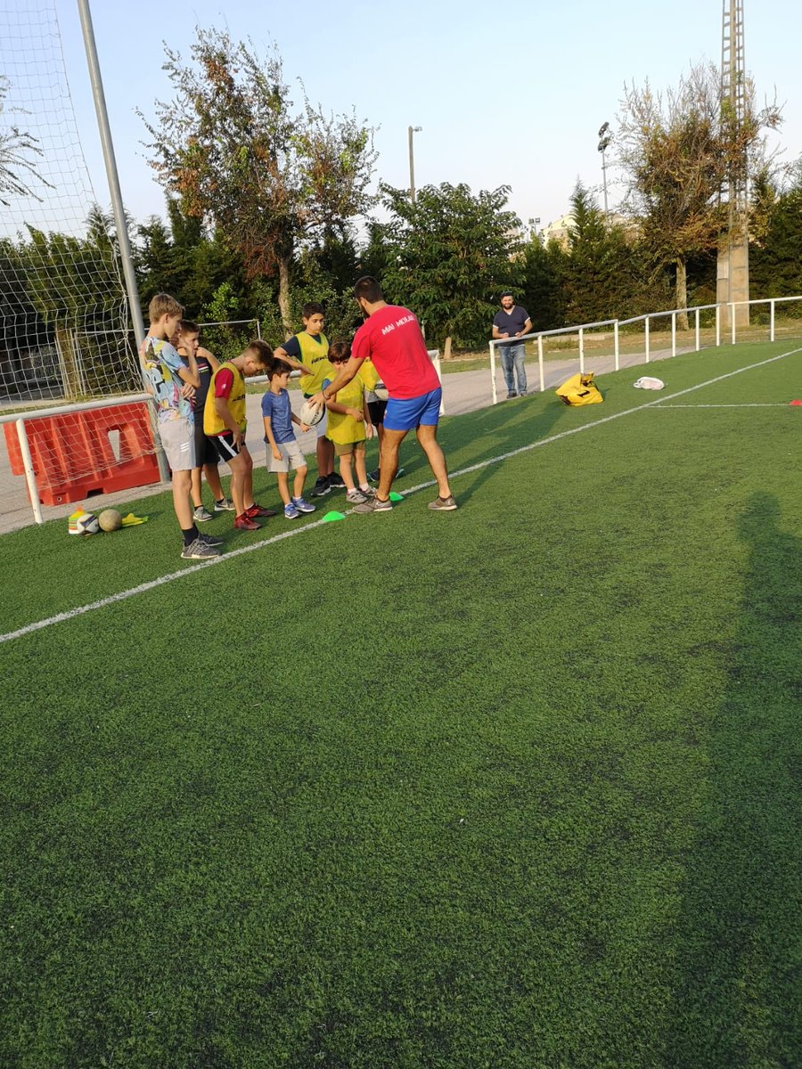 RUGBYMURCIACURM's tweet photo. Qué bien empieza la semana en la Academia CURM de La Alberca 🦁❤🏉
📅 L y X - 17.30 a 18.30
🏟 Campo fútbol La Alberca
#GoCurm #Rugby #Murcia #Valores #bases
@UMUdeportes @bustorrealta @HeraclesGym @RugbySpainCom @RugbierEurope @viosenergia https://t.co/lLzfhSKutq