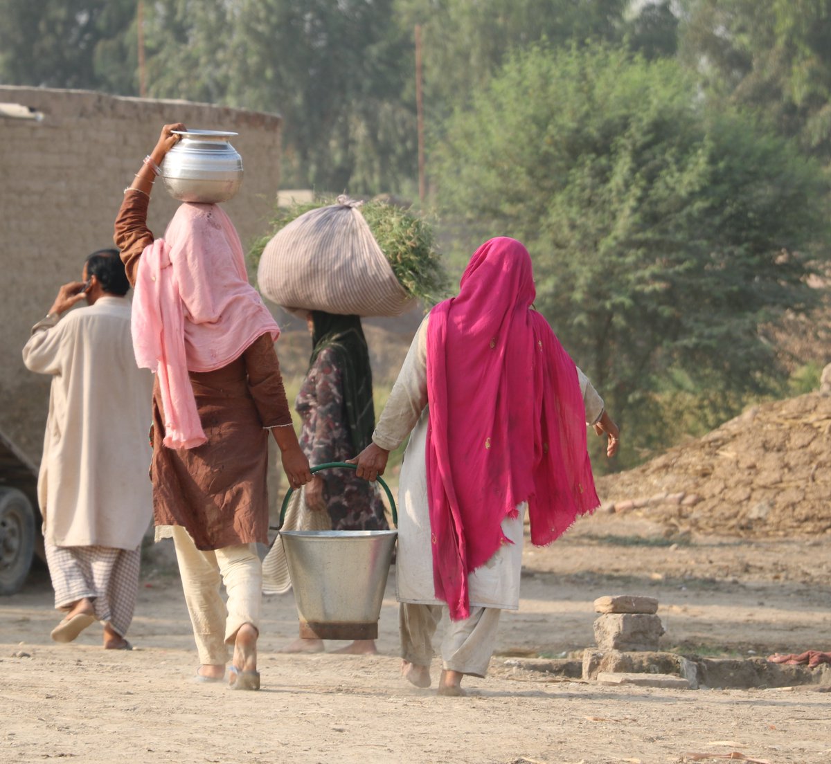 F4CAP's tweet photo. Let us pledge to #empower #ruralwomen on this #RuralwomenDay. Through better engagement of #ruralwomen #communities  can fight better against #ClimateChange. https://t.co/9HhGfhl5wk
