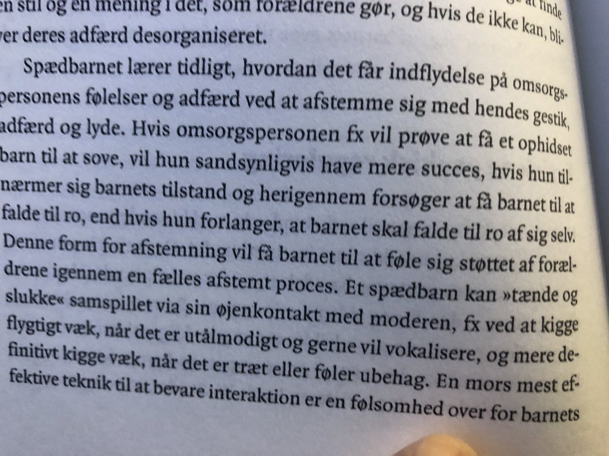 Kønsneutrale pronomener kan virkelig få sindene i køn. For mig er det omvendt. Sløset brug af kønnede pronomener får mit p*s i kog 😡 #hen Få nu kønnet ud af ligningen - det er evigt ligegyldigt i 95% af alle sammenhænge. #dkligestilling