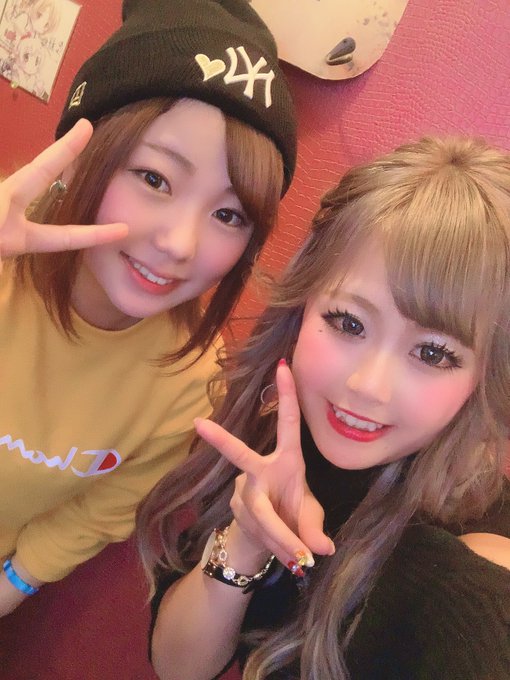 うんぴぃですけん On Twitter うん りなねこブロックされてもアカウント変えて なあぼう にコメしたりストーカーがやばかったwそれで ふわっち配信者になり閲覧集め なあぼうと又絡むようになってお互い又仲良くなり なあぼう がりなねこに惚れた 今ここw