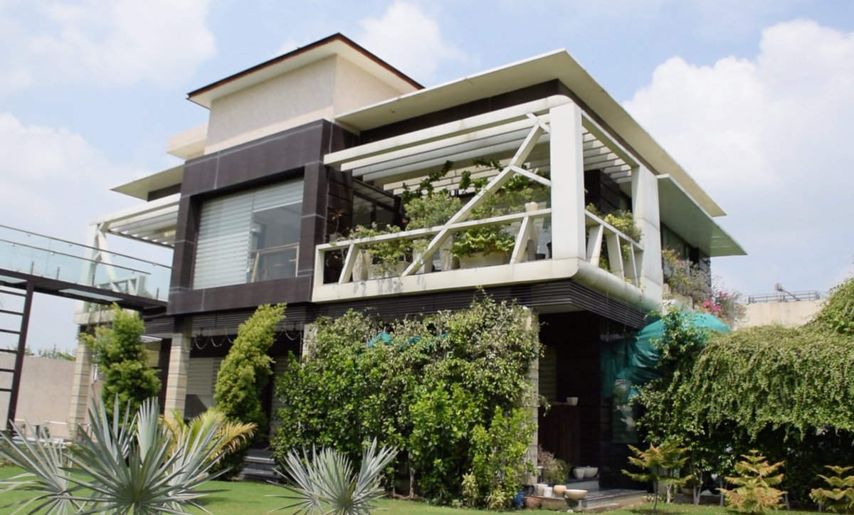 brew_hq's tweet image. Every day we enjoy the myriad of green in our office. Even on hot summer days, the verdant appeal and vast variation of greens offer a sense of peace and serenity.
#lifeatstatusbrew #beautifulspaces #officeculture #greenery #serene #workplace #officedecor #peaceofmind