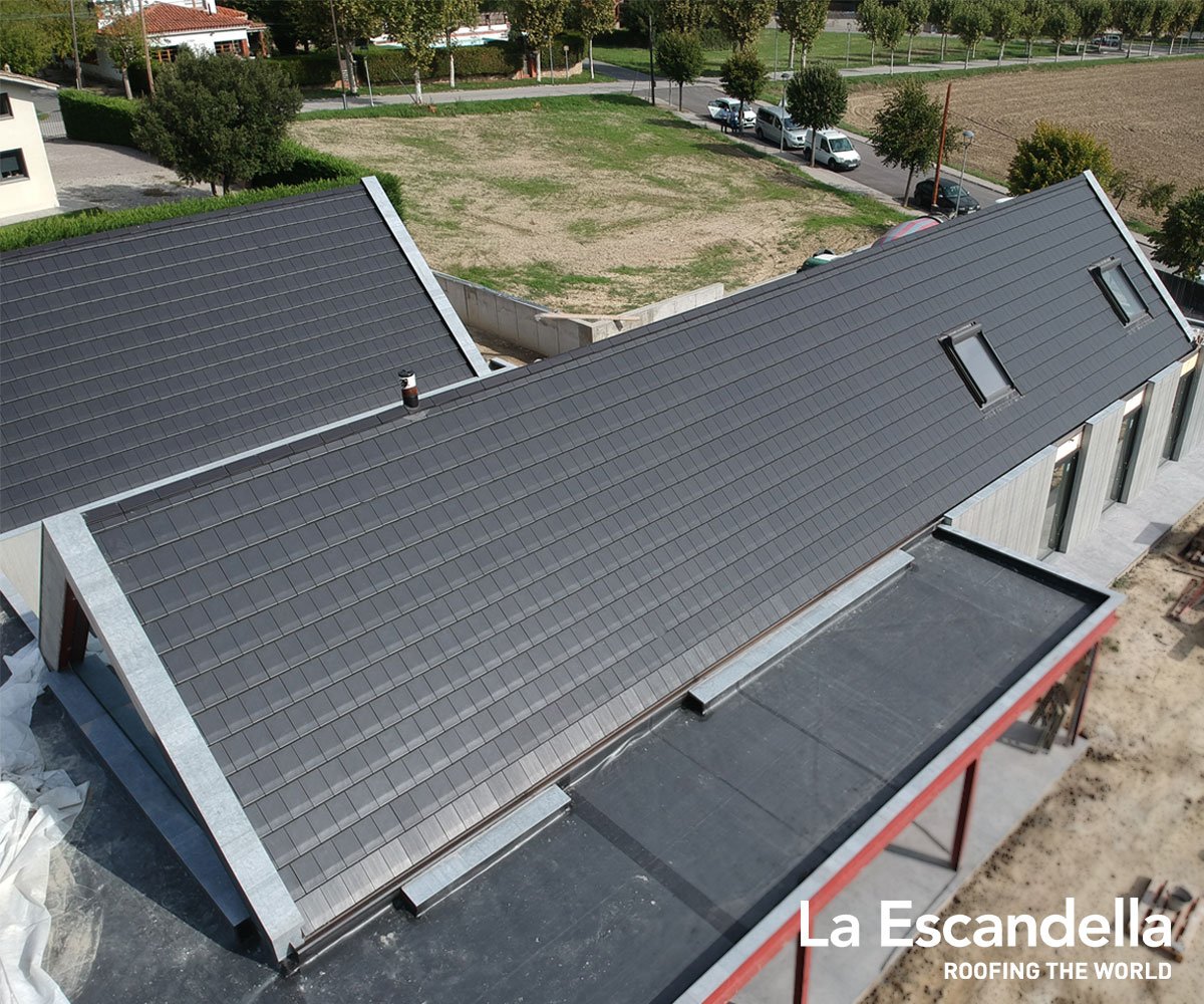 laescandella's tweet photo. #Casas con #tejas #HSelection.
#Tejados con la #seguridad que aportan #100años de #garantía 👏😲🏠
📷 Teja Planum Galaxy Klinker
⏩+Info: https://t.co/Vdb21r6cbp
#RoofingTheWorld #tejas https://t.co/c7FGClN5xa