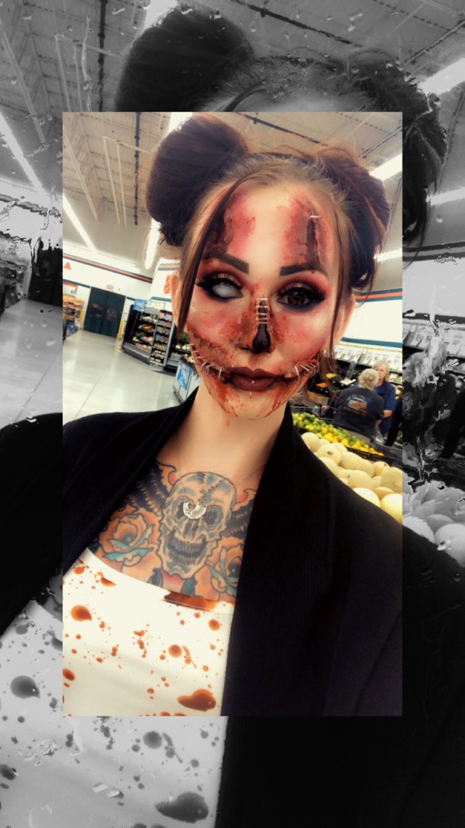 GabrielleDuggi1's tweet photo. Staple Face #halloween #horror #31DaysOfHalloween #HorrorArt #halloween2019 #31DaysofHorror #SpookySzn #halloween #HalloweenCountdown #spooky #sfxmakeup #stapleface https://t.co/fTSSYy0XT3