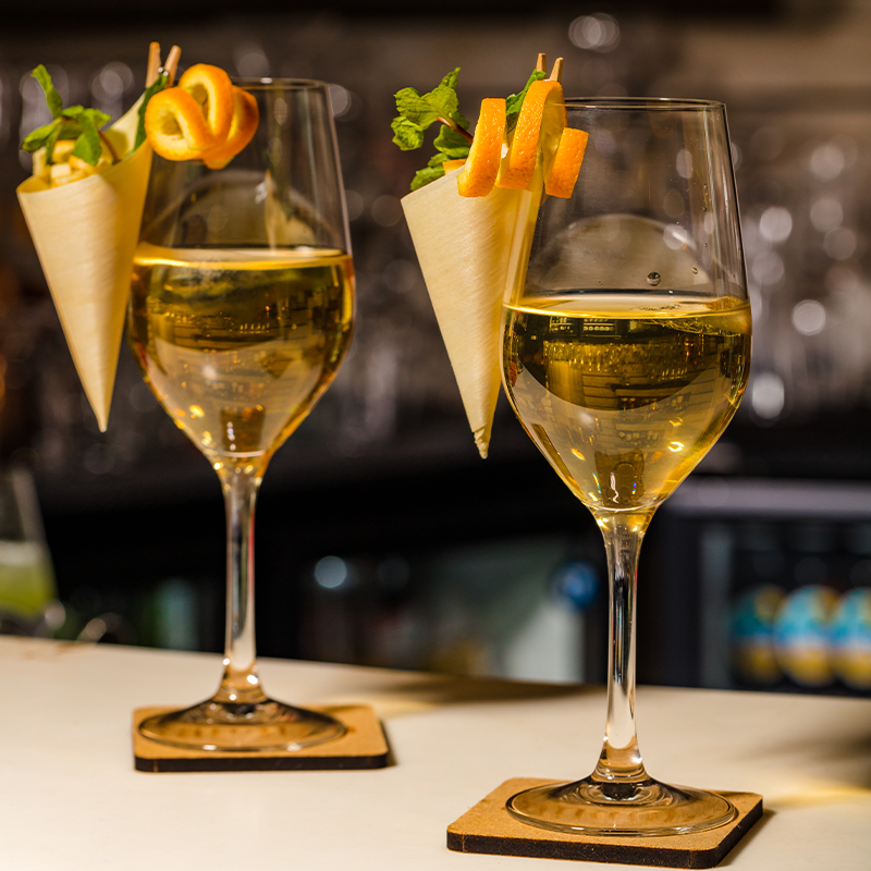 tanatanshivaji1's tweet photo. Our #PerfectlyCurated cocktails will take your taste buds on a #Delightful journey. Head over to #TanatanShivajiPark now!

For Reservations: +91 98219 15374, +91 98330 60442 ,+91 98922 44429
 #FusionCocktail #Cocktail #CocktailBar #CocktailLovers #DrinkUp #Alcohol https://t.co/1PGE1QKVW7