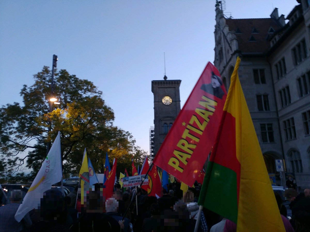 RISEUP4R0JAVA's tweet image. Yesterday people used direct actions to draw people&apos;s attention to Credit Suisse role in the war in Rojava. In the evening there were powerful demonstrations on the streets of #Zurich and Bern.

No pasaran!

#fight4rojava
#riseup4rojava