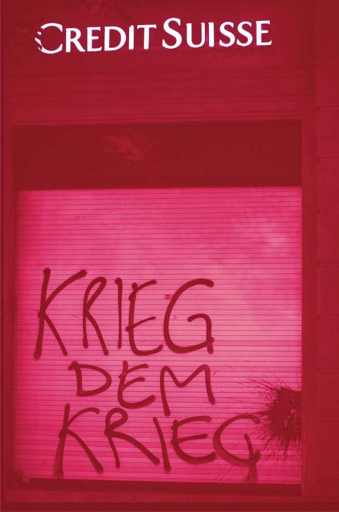 RISEUP4R0JAVA's tweet image. Yesterday people used direct actions to draw people&apos;s attention to Credit Suisse role in the war in Rojava. In the evening there were powerful demonstrations on the streets of #Zurich and Bern.

No pasaran!

#fight4rojava
#riseup4rojava