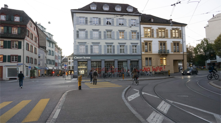 RISEUP4R0JAVA's tweet image. Yesterday people used direct actions to draw people&apos;s attention to Credit Suisse role in the war in Rojava. In the evening there were powerful demonstrations on the streets of #Zurich and Bern.

No pasaran!

#fight4rojava
#riseup4rojava