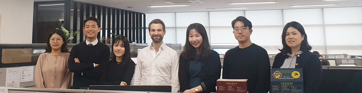 aera_group's tweet photo. SEOUL I @aera_group chairman @f_lesache meets with @EcoeyeInt to strenghten existing partnership. Aera Group is one of largest provider of African carbon credits in the Korean CO2 emissions trading scheme. #korea #carbonneutral #carboncredits #carbonfinance @UNFCCC https://t.co/t2R5swIlad