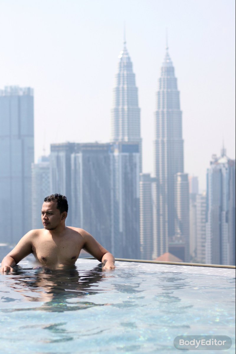 Work hard, travel harder.⁣ It was an epic moment for once again I could indulge the time in Kuala Lumpur and fetched some great moments there. Having a joy in the swimming pool while your background was a real twin tower just honed the moment to be perfect. ⁣ #influencerevents