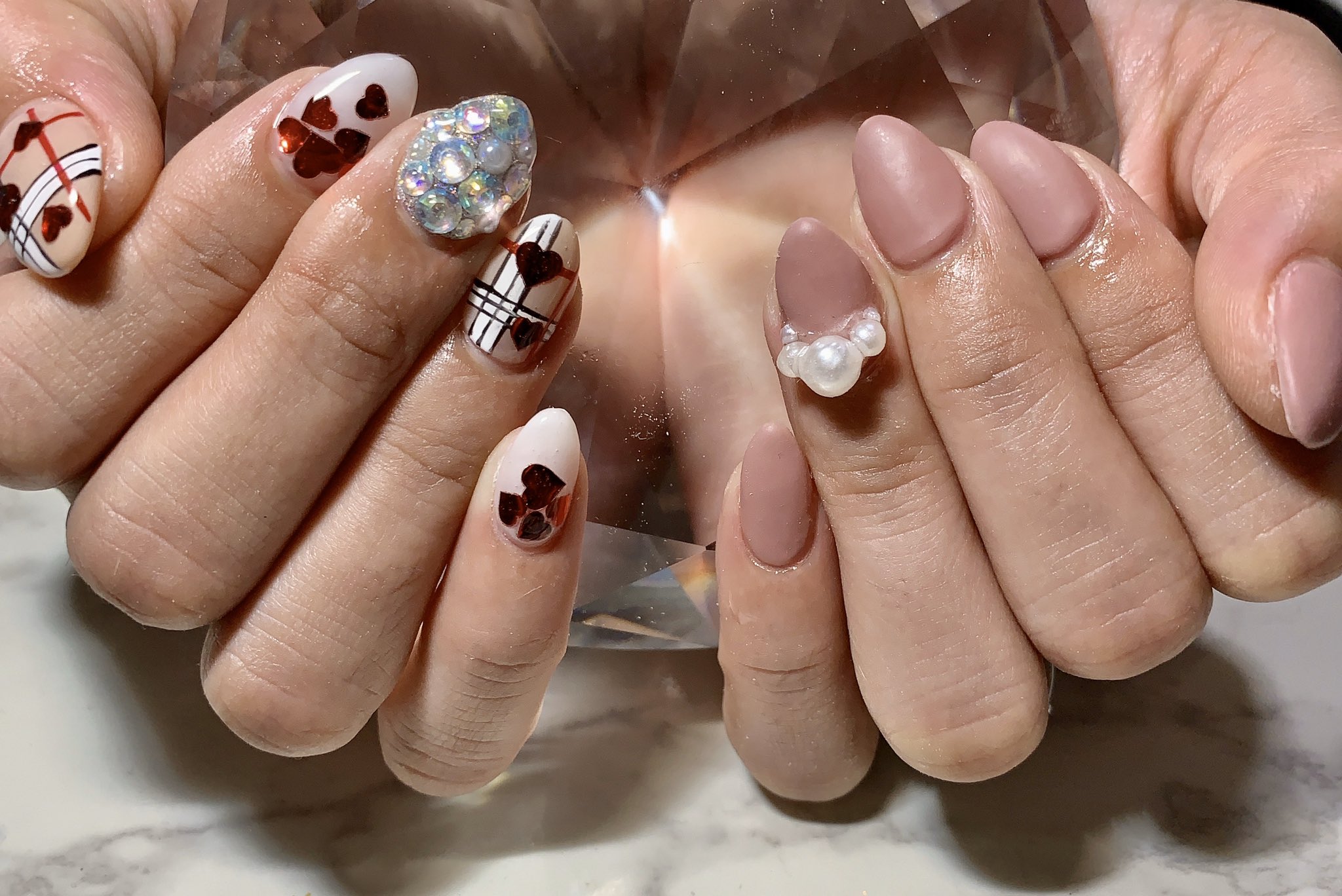 村田 奈津季 もこネイル ジェル アシンメトリーネイル ベージュネイル パールネックスネイル マットネイル 乳白色ネイル バーバリーネイル ハートネイル シルバーネイル ラメネイル 埋め尽くしネイル アートネイル 毎月ありがとう 差し入れありがとう 秋