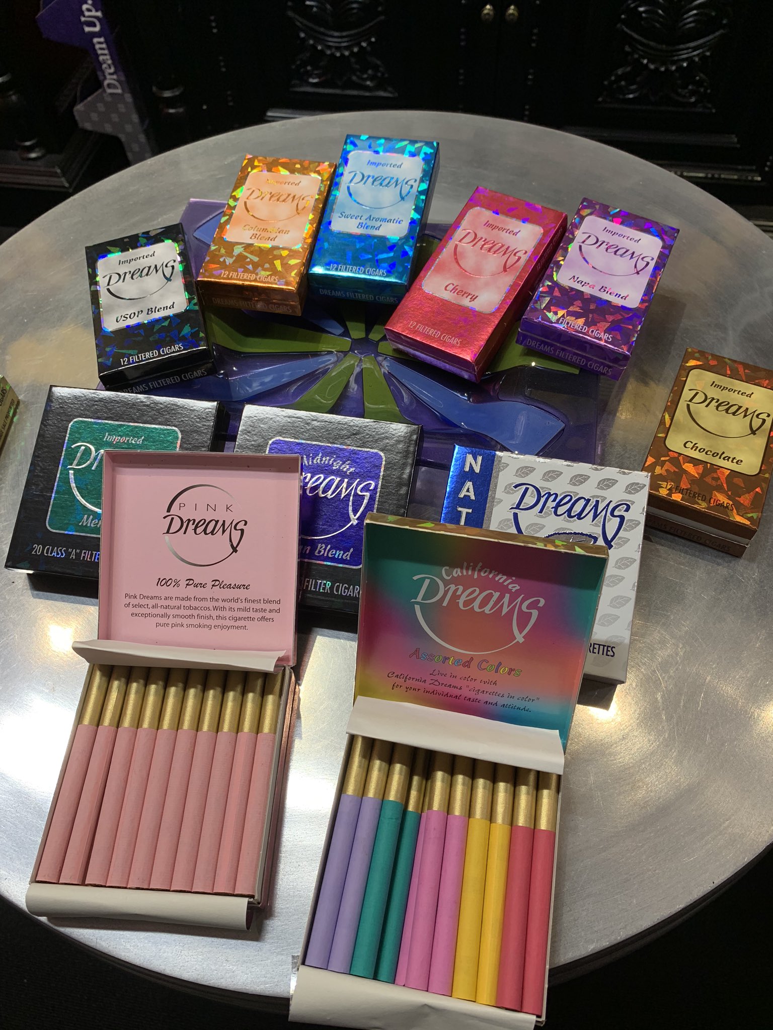 自由が丘 たばこのいづみや 紙巻きたばこ新銘柄 Dreams ドリームス が発売されます アソーテッド カラーズ ピンク ロシアン ブレンド メンソール ナチュラル 各タール10mg 本入1 000円です 入荷し次第お知らせします