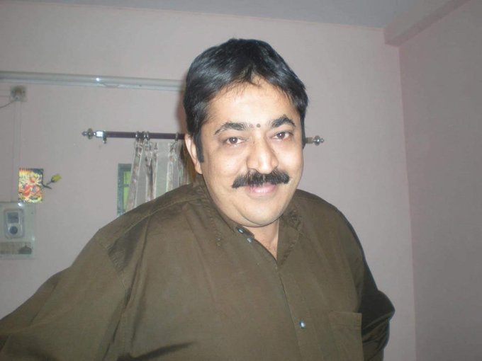 Rs 90 lakh held up, PMC depositor dies after protest in Mumbai 

Read: toi.in/Y2Us1Y54/a24gk - story by Times of India 
#PMCBankCrisis #PMCBankScam #PMCBankVictims #PMCBankFraud #India #BREAKING #news #media #JusticeForPMCVictims