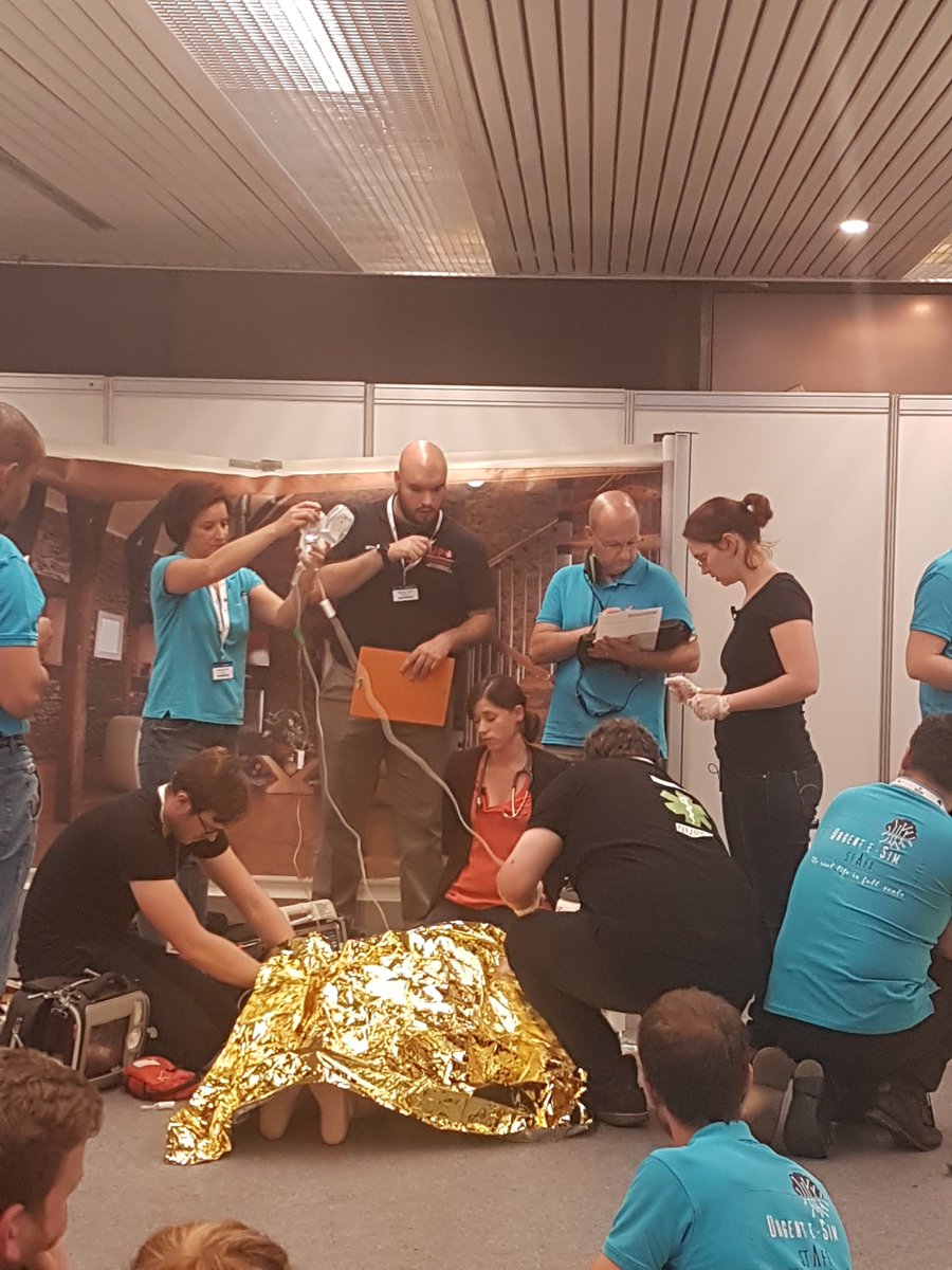 IHubloue's tweet image. Team of the Emergency Department of the @UZBrussel got to the semifinals of the #simcup competition at the #EUSEM19 in Prague. @REGEDIM_VUB #emergency #medicine #simulation
