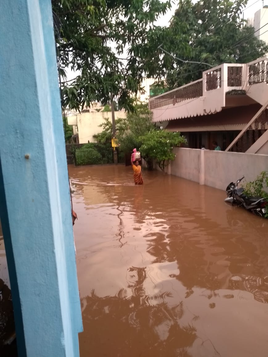  @CommissionrGHMC  @GHMCOnline  @KTRoffice  @KTRTRS Dear Sirs, Our colony residents have been complaining about this multiple times. We demand your response immediately.