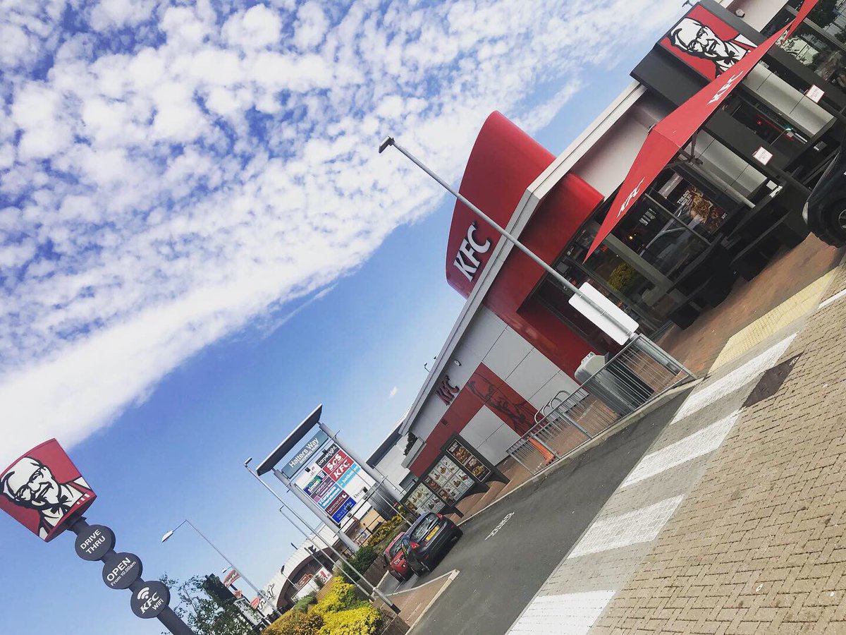 After several botched repairs on leaking taps and sinks, KFC had us out to replacement 3 x Mixer taps and knee operated sink 🚰🛠
.
.
We carried out works over night to avoid the kitchen having to close down. Helping to Keep everyone’s favourite fried chicken 🍗 flowing 😅