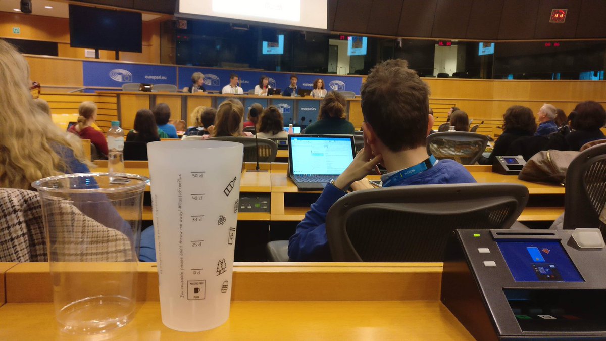 „More than 50.000 #SingleUsePlastic Cups saved at Place du Luxembourg!“💪🏻Great to have been mentioned as a “Brussels’ succes Story” to reduce plastics during a inter institutional presentation on Public procurements at the @Europarl_EN! #PluxCup #BeatPlasticPollution #GreenDeal