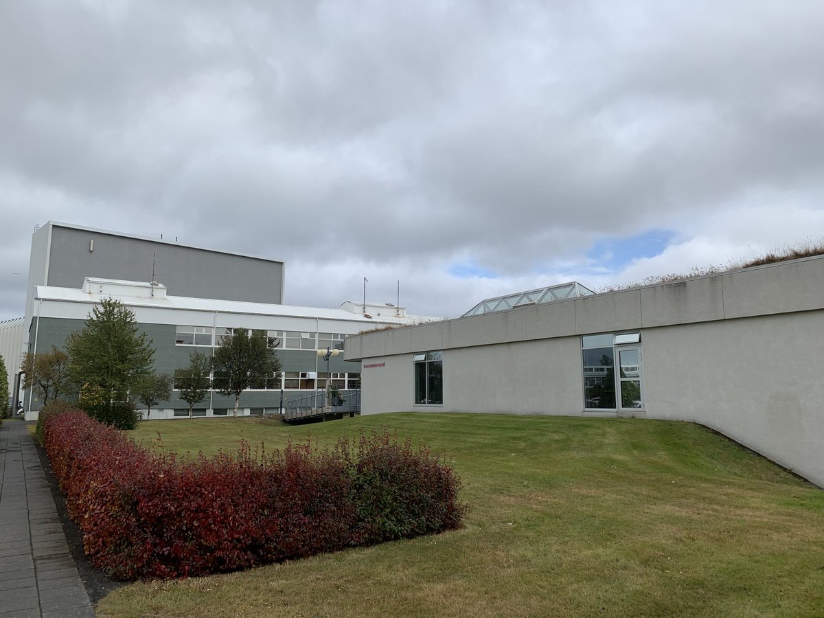 MorrisRiedel's tweet photo. Teaching Lecture 6 Parallel Programming with OpenMP in #HPC course @Haskoli_Islands @uni_iceland with #DataScience #datamining #DBSCAN #sharedmemory @DEEPprojects @fzj_jsc @fz_juelich @uisens @helmholtz_ai #OmpSs #PyCOMPSs @bsc_compss @BSC_CNS
.
slides: https://t.co/fC47wMKUTd
. https://t.co/MXary0YgO2