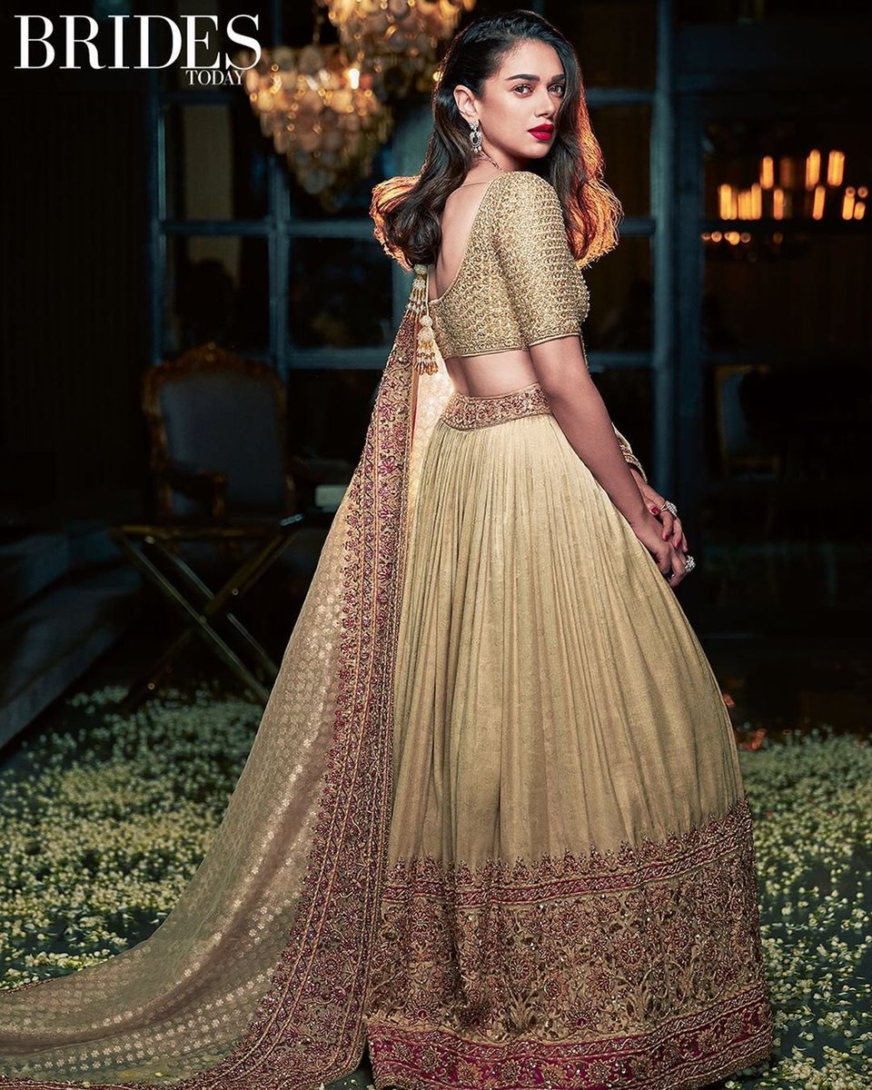 BookEventz's tweet photo. Get inspired this wedding season by latest Brides Today issue. Aditi Rao Hydari slayed the bridal apparel in AbuJani SandeepKhosla. Get ideas to up your wedding attire game😍.
#BookEventz #weddingseason #bridetodayin #abujanisandeepkhosla #AditiRaoHydari #bollywoodstyle https://t.co/mFDbSZQnTf