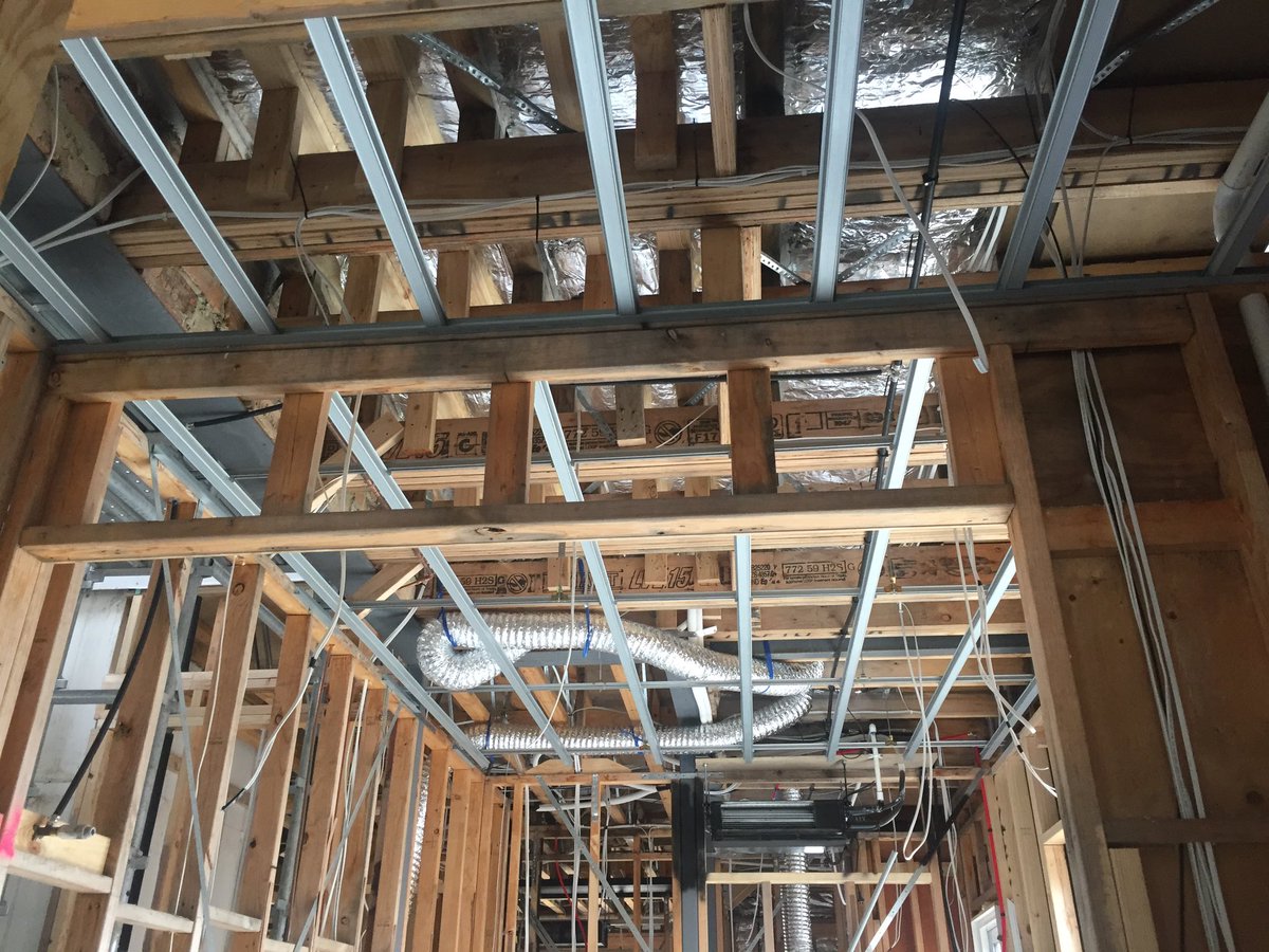 CleanPlaster's tweet photo. Ground Floor suspended ceilings all complete at the Mansion in Glen Waverley.
#cleanplaster #distinctlydifferent #cleanplastermelbourne #plaster #construction #building #plasterersmelbourne #weloveit #luxury #luxurydesign #luxuryliving #knaufplasterboard #squareset https://t.co/3qENk0e3cx