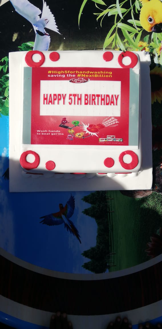 Wakorinthos's tweet photo. Wash your hands with soap and water 
#ChapaGermsChapa then you have a bite. Many kids dont make it to their 5th birthday years and @LifebuoyKE is changing the narrative. https://t.co/8G4Ux2NEpb