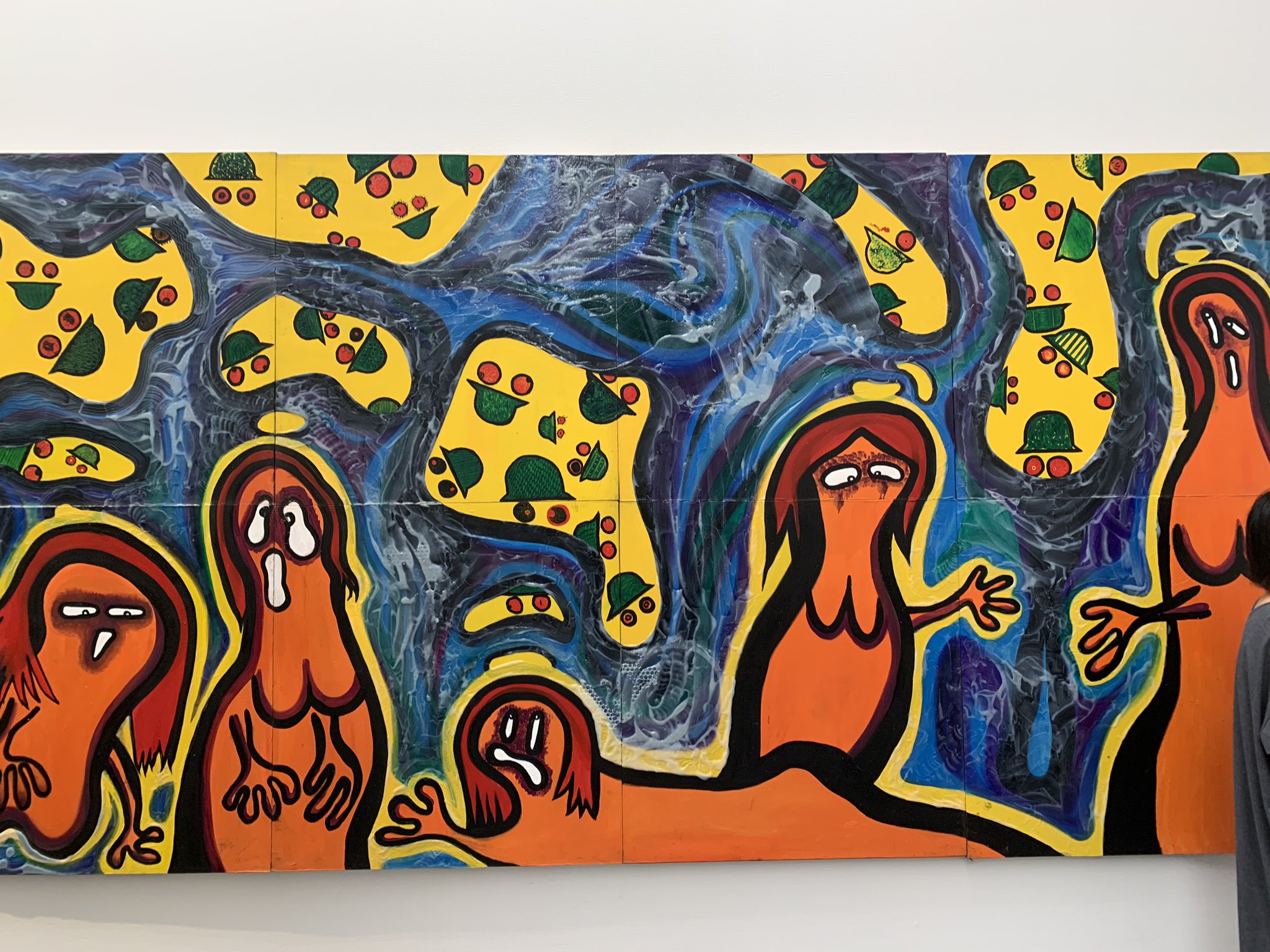 在華坊 とにかく表現の不自由展と言いつつ 天皇 在日朝鮮人や慰安婦 原発についての作品が大半を占めるのですね 日本における 表現の不自由 が際立つ問題なので当然っちゃ当然だけど 芸術監督が突っ走って表現の不自由展実行委員会に委託しちゃって