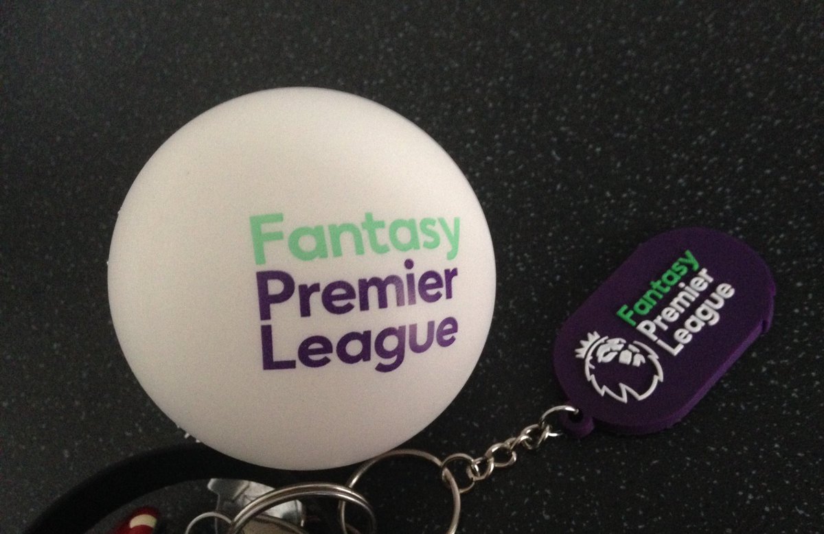 nicktanner799's tweet photo. Looking forward to meeting #JoelMatip &amp; filming #lfclater on @LFCTV Thursday,hosted by @markbenstead &amp; @MCATEER4 
Talking @LFC v man utd(never on losing team)&amp; a tiny bit about being top of #fantasyfootball league https://t.co/baoLXESMxv https://t.co/X0BzBDb079