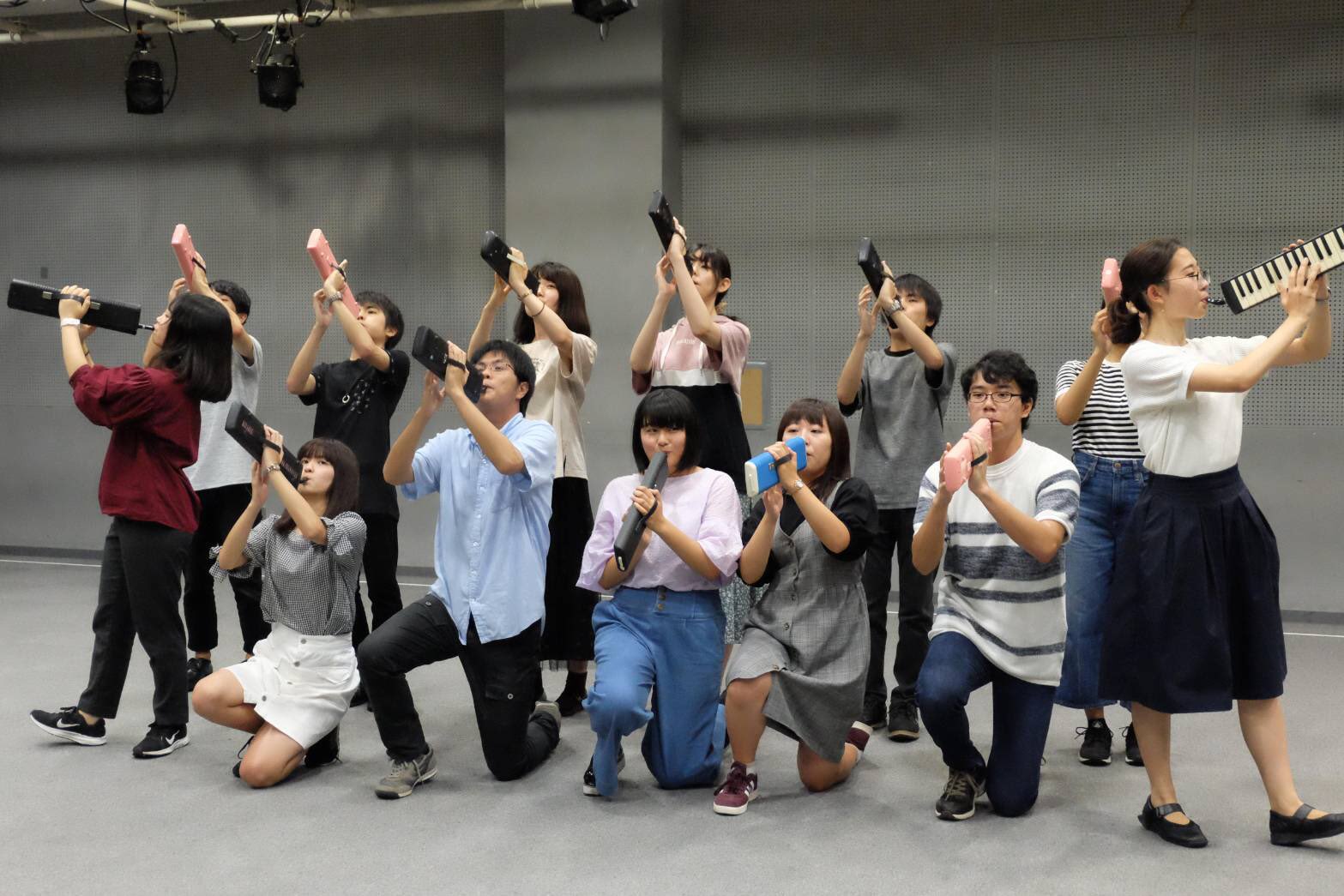 早大ピアノの会 早稲田祭 野外演奏会19 プログラム紹介 1曲目にお送りするのは みなさん大好き ディズニーメドレー です 有名なディズニー曲を集めてメドレーにしました 中にはまさかのお馴染みの曲も 鍵盤ハーモニカによる演奏