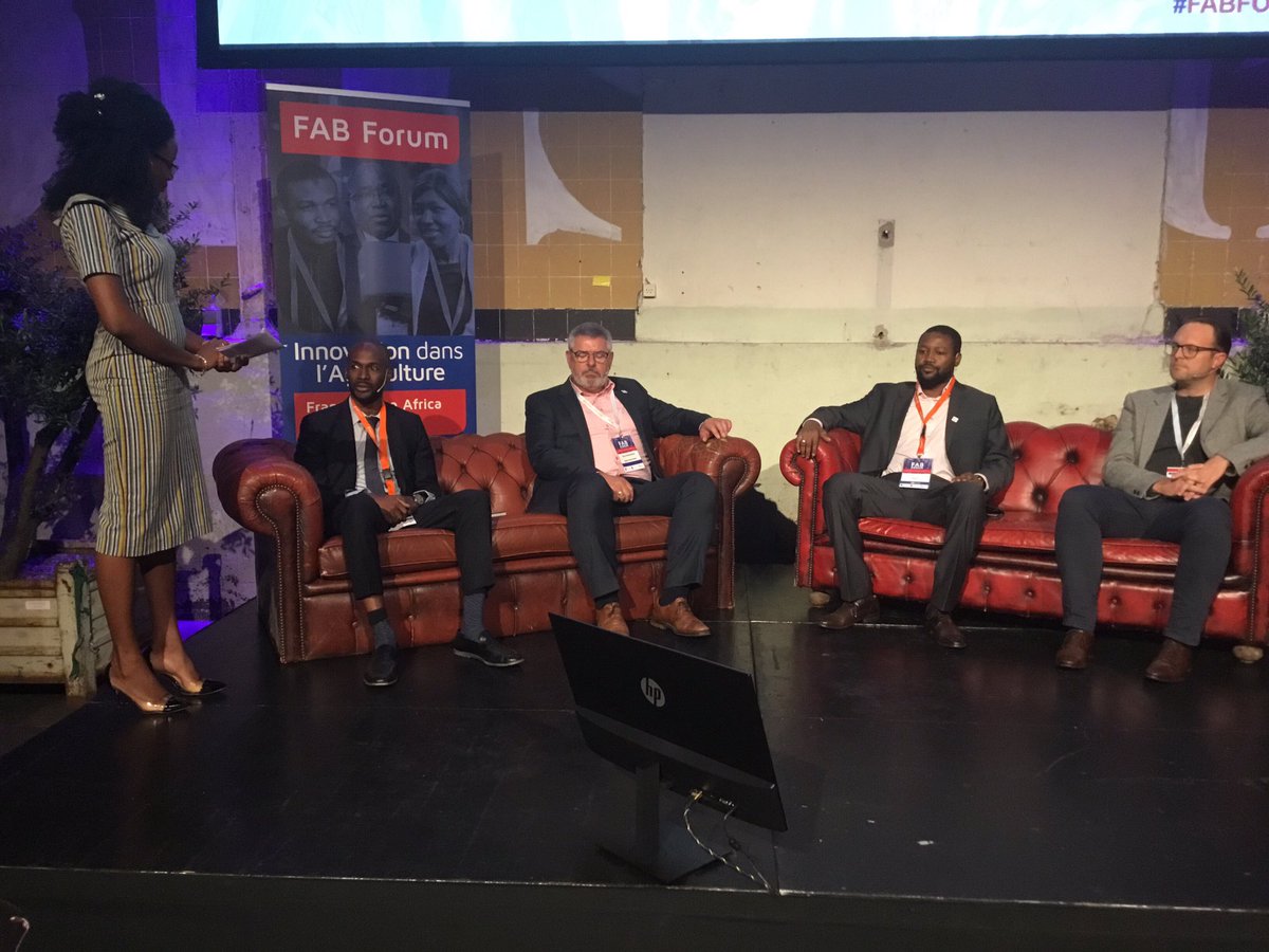 AmbaMali_Bxl's tweet photo. Lโ#API_Mali ร travers son reprรฉsentant M. Ibrahim TOURE, est participant au panel sur les questions de financement de lโagriculture. Depuis 2002, dit-il, lโรฉconomie malienne croรฎt au rythme de 5% par an #Utrecht #DeFabrique https://t.co/htqiO9cNmb