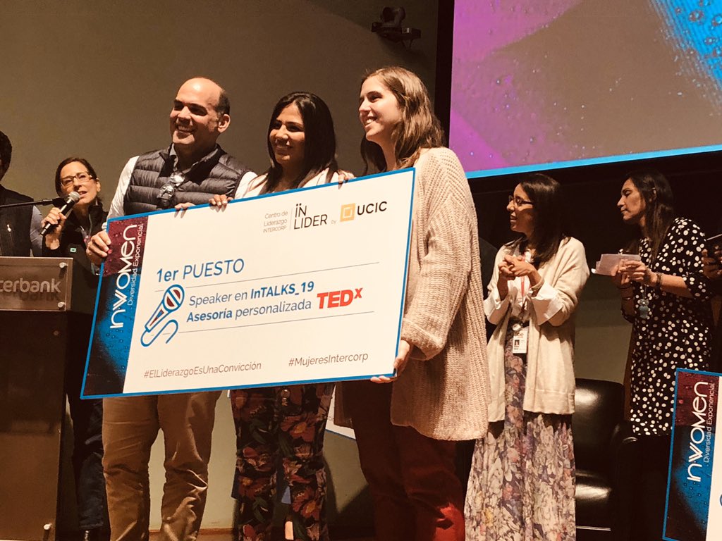 LilianaHuarcaya's tweet photo. #InWoman es un programa que #Intercorp impulsa para q más mujeres 👩🏻🦰👩🏻🦱desarrollen su potencial y cumplan sus sueños gracias a su talento 🙌🏻. Este es el 1er grupo q participa del programa. Mujeres de diferentes posiciones, edades y profesiones #Diversidad #OrgulloIntercorp https://t.co/mUW8ip45se