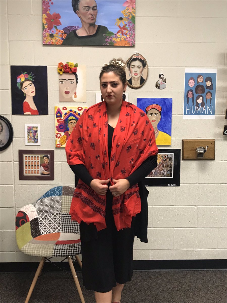 I ran into Frida today! Good luck with your character mingle today!!@SraRummery