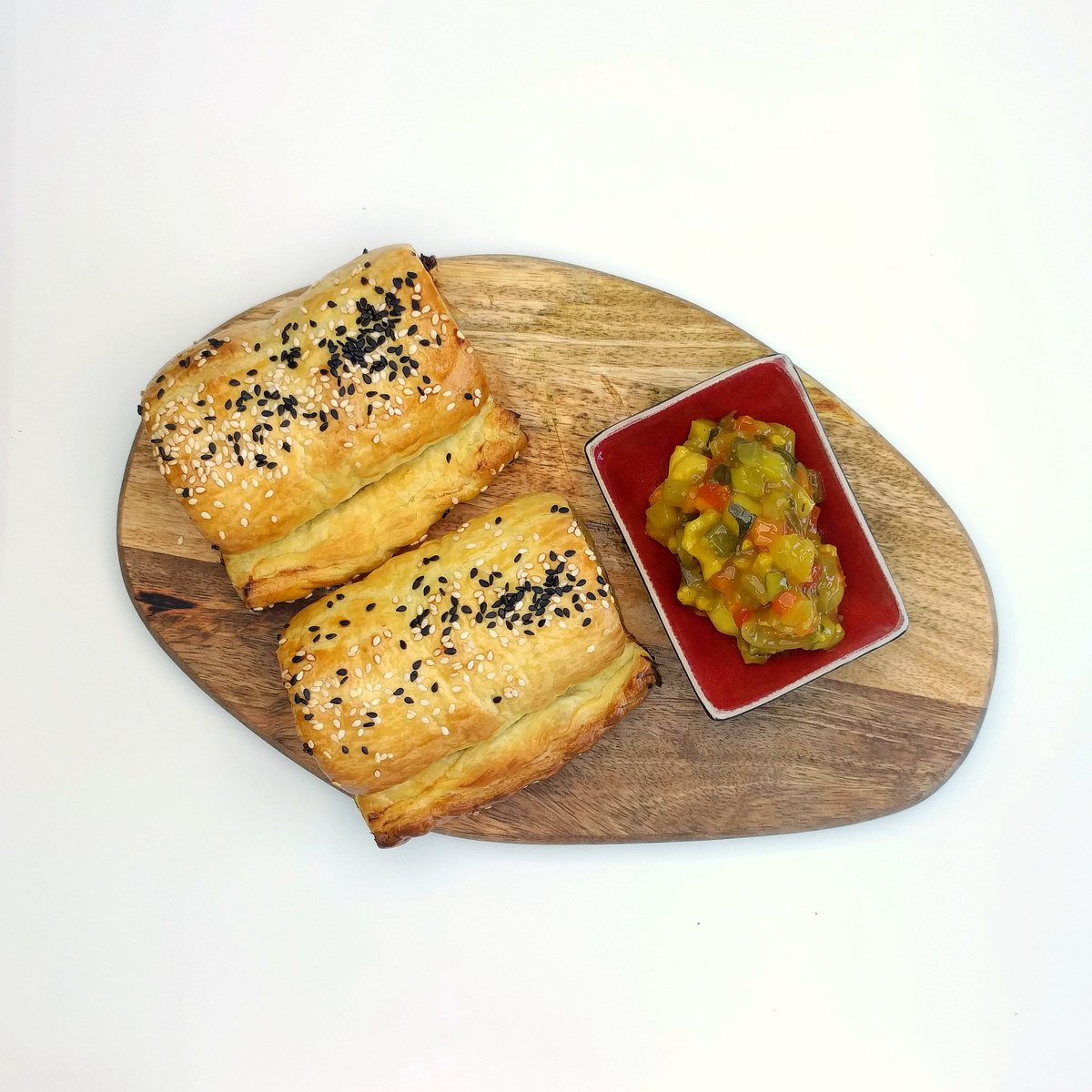 BraeheadFoods's tweet photo. Our NPD chef Andy Beattie has been perfecting these these pheasant sausage rolls...and we love them! They are 110g each and come in packs of 48, they're ideal for evening buffets over the festive season. #sausageroll #madebychefs #ProductionKitchen https://t.co/G61wUaCMzU