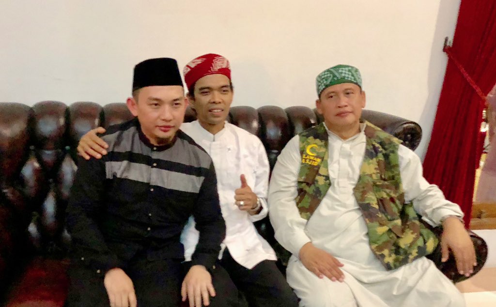 Tuan Guru UAS mundur dari PNS...insya Allah ini yg terbaik untuk beliau dan juga ummat. Kami selalu bersamamu Tuan Guru.