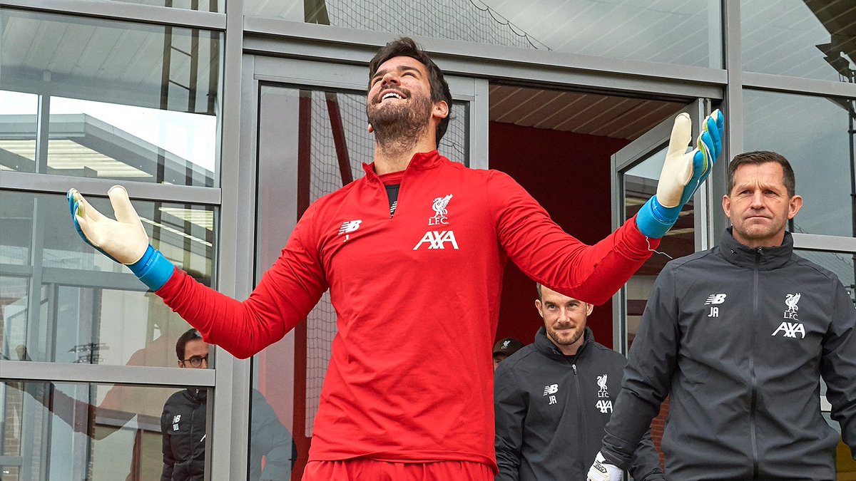 LFC's tweet photo. 😁 @Alissonbecker 😁 https://t.co/X5eq7xL9vK